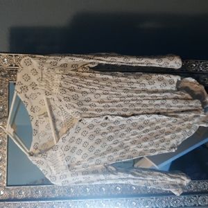 Patterned White blouse XS